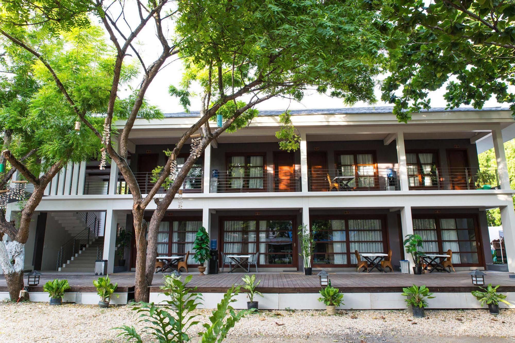 Karancho Beach House Мактан Екстериор снимка